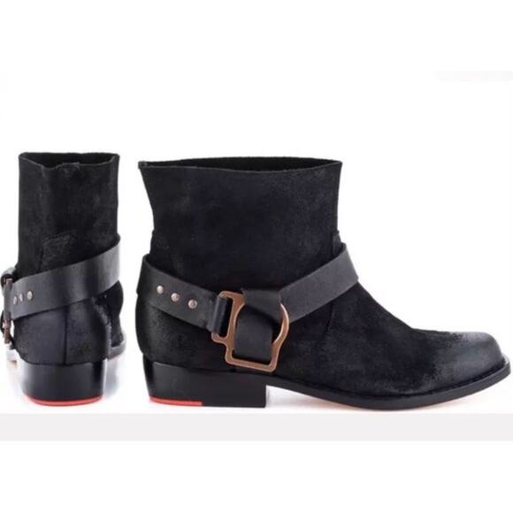 Joe's Jeans Shoes - Joe’s Saki Black Leather Distressed Ankle Chelsea Pull On Booties Size 10M